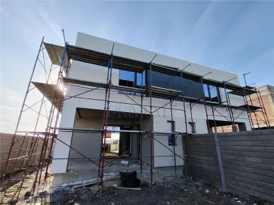 Calea Urseni - Duplex spatios - toate utilitatile - personalizare interioara - Mosnita Noua
