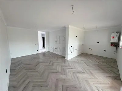 Duplex deosebit - asfalt - dormitor cu baie proprie - Mosnita Noua