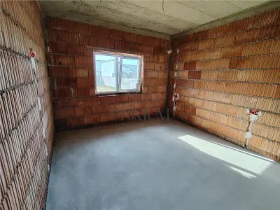 CASA INDIVIDUALA - ZONA BUNA - COMPARTIMENTARE EXCELENTA - foto 8
