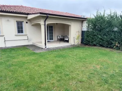 Duplex mobilat - curte amenajata - toate utilitatile - Urseni
