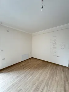 BRAYTIM - 3 CAMERE - 2 BAI - ETAJUL 1 - RULOURI ELECTRICE - PARCARE INCLUSA - FINISAJE DE TOP - foto 3