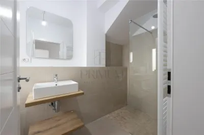 Duplex separat prin casa scarii - finisaje premium - compartimentare excelenta - foto 12