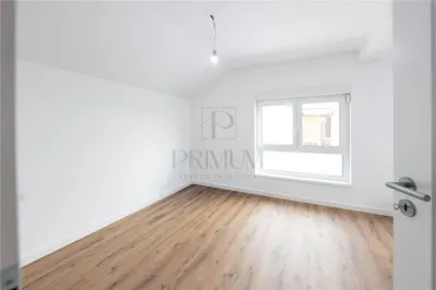 Duplex separat prin casa scarii - finisaje premium - compartimentare excelenta - foto 8