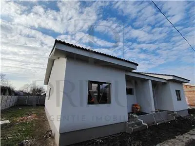Duplex toate utilitatile - zona centrala - foto 2