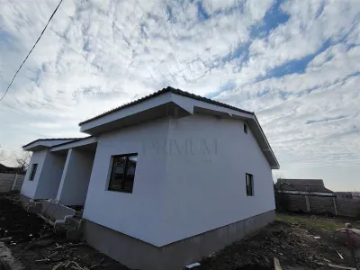 Duplex toate utilitatile - zona centrala - foto 3