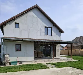 Sanmihaiul Roman- toate utilitatile- 4 camere - Sanmihaiu Roman