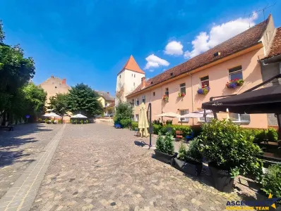 Apartament cu farmec istoric si confort modern, 2 bai, Centrul Istoric, Brasov - Brasov