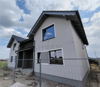 Duplex deosebit - asfalt in lucru - 3 bai - 2 dormitoare matrimoniale - foto 2