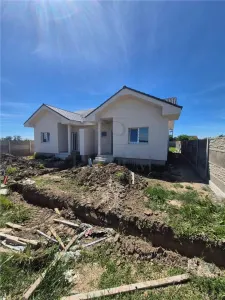DUPLEX LA ASFALT SI TOATE UTILITATILE LA PRET DE APARTAMENT  POSIBILITATE MANSARDARE - Mosnita Noua