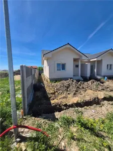 DUPLEX LA ASFALT SI TOATE UTILITATILE LA PRET DE APARTAMENT  POSIBILITATE MANSARDARE - foto 2