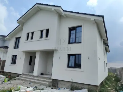 Duplex spatios - dormitor la parter - bucatarie mare - Mosnita Noua