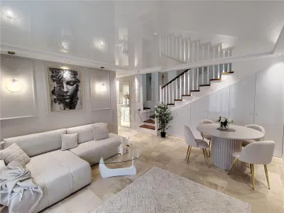 Duplex separat prin carport - Mobilat lux - Panouri si Asfalt - foto 3