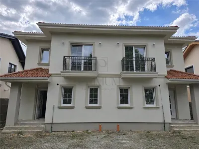 Duplex deosebit - zona excelenta - toate utilitatile - finisaje TOP - Mosnita Veche