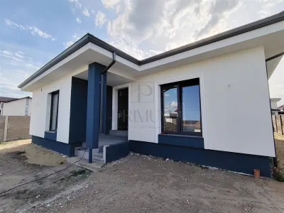 Casa individuala - zona centrala - 126 mp utili - Mosnita Noua