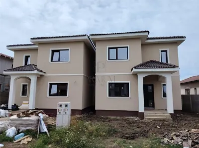 Duplex despartit prin C.T. - spatios -  5 camere - bucatarie inchisa - - Mosnita Noua