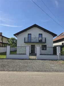 Sanmihaiul Roman - 4 camere- toate utilitatile- strada asfaltata - Sanmihaiu Roman