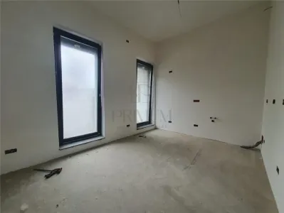 BRAYTIM, CASA INDIVIDUALA, INCALZIRE IN PARDOSEALA, TRIFAZIC, GARAJ - Timisoara