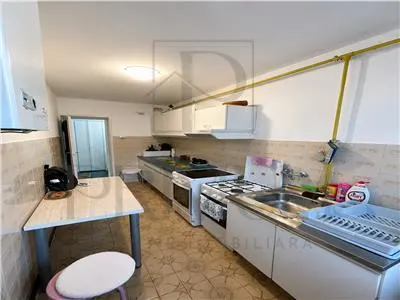 Piata 700 - 2 Camere - Etaj 2 - Centrala proprie - Zona excelenta - foto 5