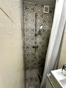 GHE. LAZAR | 4 CAM | DECOMANDAT | RENOVAT | 2 BAI | 2 BALCOANE | BOXA | LIFT | - foto 9