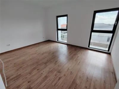 0 % COMISION -  1/2 DUPLEX SPATIOS SEPARAT PRIN CT - 5 CAMERE - foto 5