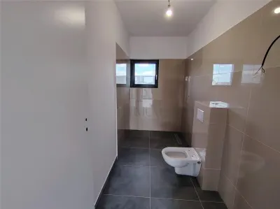 0 % COMISION -  1/2 DUPLEX SPATIOS SEPARAT PRIN CT - 5 CAMERE - foto 9