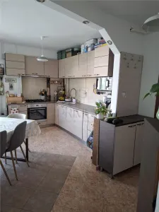 DAMBOVITA - 2 CAMERE - DECOMANDAT - CENTRALA PROPRIE - ETAJ INTERMEDIAR - Timisoara