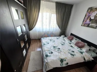 Apartament 2 camere decomandat, Cetate, et.3 - foto 4