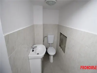 Spatiu comercial stradal -Milcov - foto 6