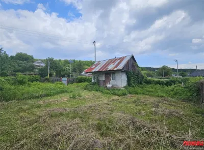 Luncani, Casa Chirpici, La strada - foto 2