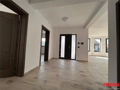 Primul Chirias - Casa Noua - toate utilitatile - foto 13