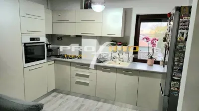 Km 4, apartament 3 camere decomandat, bloc nou, mobilat si utilat modern - foto 5