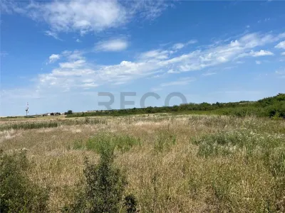 RECO Teren intravilan 3,9 ha -Les - Les