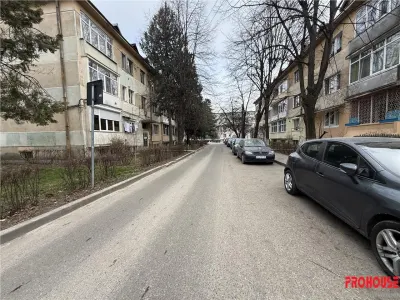 Aleea Parcului - etajul 1 - decomandat - foto 1