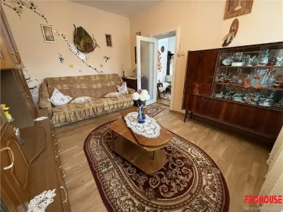 Aleea Parcului - etajul 1 - decomandat - foto 3