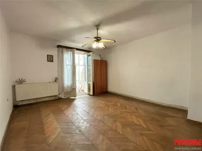 Zona Narcisa - 2 camere decomandat - etajul 1 - Bacau