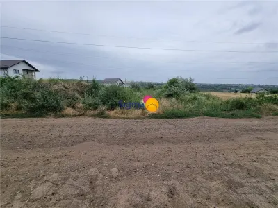 TEREN 2000 MP INTRAVILAN VALEA LUPULUI - foto 1