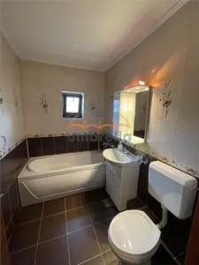 OPORTUNITATE | Apartament spațios cu 4 camere, boxă și 2 balcoane – Zonă Ultracentrală & Liniștită - foto 8