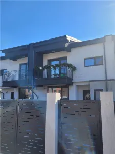 Vila  cvadruplex 4 camere la calcan zona Tunari Nord - Tunari