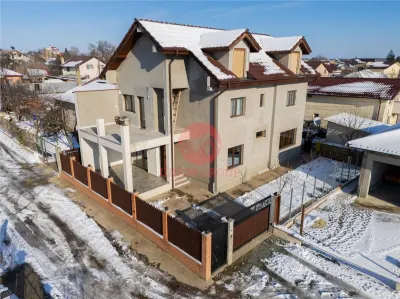 Casa P+1+M in Valu lui Traian - Spatiu si Confort Pentru Familia Ta - foto 2