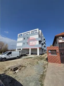 Spatiu Comercial Parter si Curte - in Constructie - foto 4