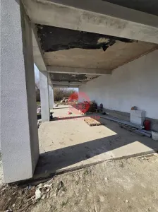 Spatiu Comercial Parter si Curte - in Constructie - foto 8