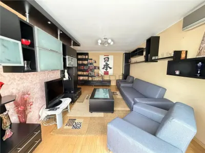 Apartament 3 camere DECOMANDAT, etaj 1,  Poitiers - Frumoasa - foto 2
