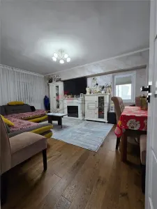 Etaj 2 - Lunca Cetatuii 4 camere decomandat cu 2 bai, bloc din ''97 - foto 2