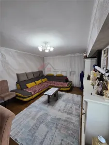 Etaj 2 - Lunca Cetatuii 4 camere decomandat cu 2 bai, bloc din ''97 - foto 12