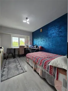 Etaj 2 - Lunca Cetatuii 4 camere decomandat cu 2 bai, bloc din ''97 - foto 16