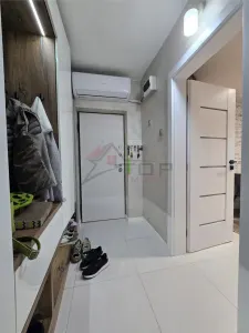 Etaj 2 - Lunca Cetatuii 4 camere decomandat cu 2 bai, bloc din ''97 - foto 17