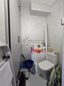 Etaj 2 - Lunca Cetatuii 4 camere decomandat cu 2 bai, bloc din ''97 - foto 18