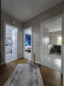Etaj 2 - Lunca Cetatuii 4 camere decomandat cu 2 bai, bloc din ''97 - foto 10
