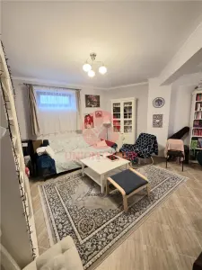 Apartament Spatios, 3 Camere, Decomandat, Demisol, Zona Primo - Constanta