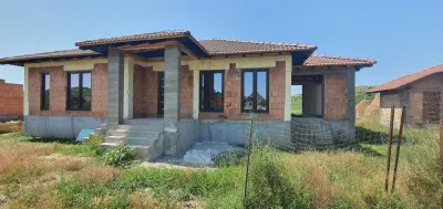 Casa semifinisata de vanzare comuna Ighiu 500 mp teren - Alba Iulia